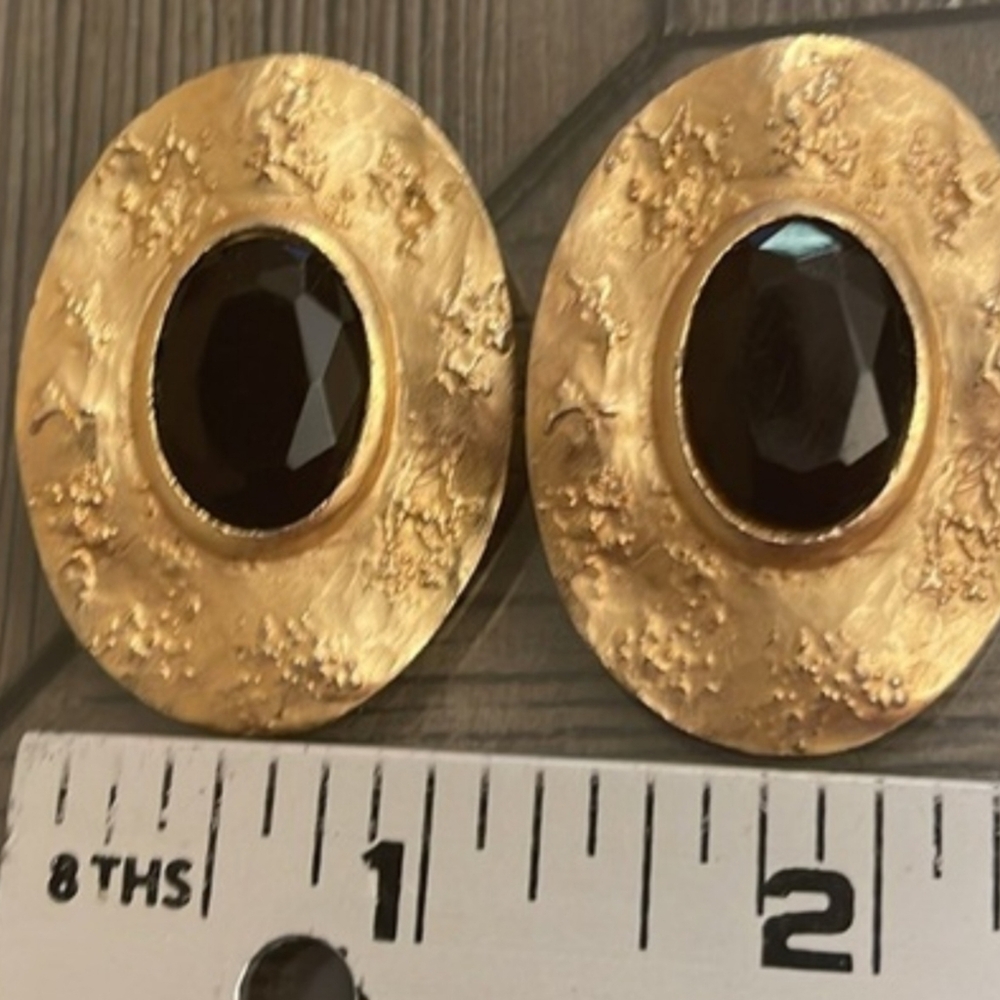 Vintage Oval Matte Gold Clip Earrings w/ Black Faceted Gem Center